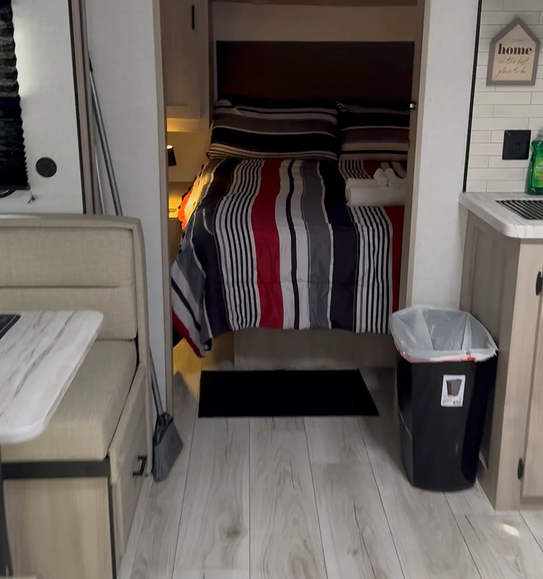 1 bed, 500 sqft, $1,350 — Photo 2