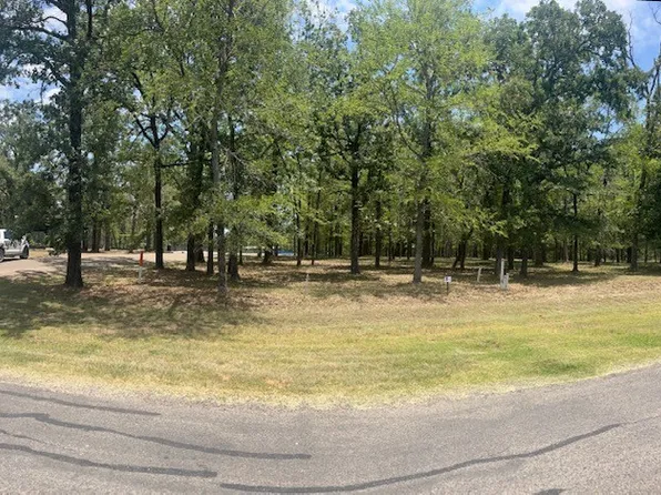 146 Saint Andrews Dr E, Mabank, TX 75156