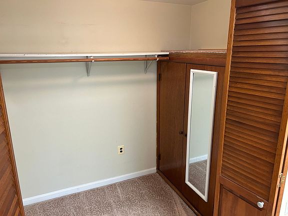 3rd image of 110 E Market St APT 1