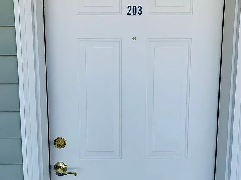 1101 N Russell St #203 — Photo 6