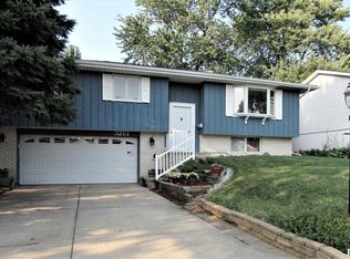 3213 W Wilshire Dr, Peoria, IL