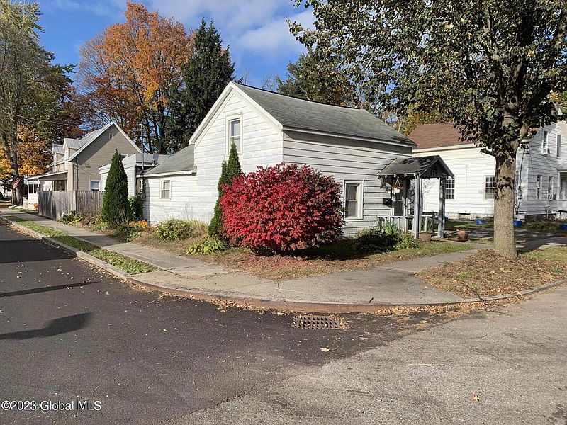 2nd image of 31 Montcalm Street