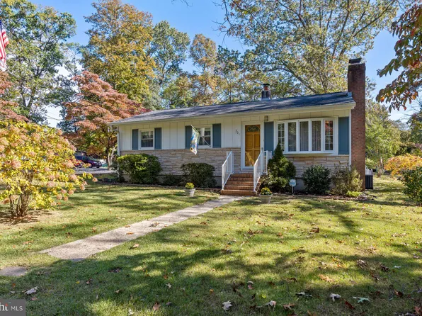 301 Light Street Ave, Pasadena, MD 21122