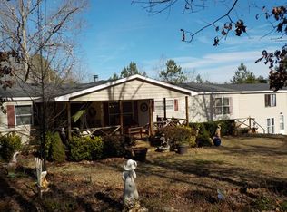 1608 Miller Rd, Hodges, SC 29653