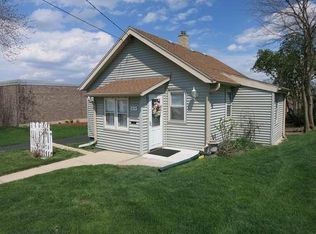 217 Hyde Park Ave, Waukesha, WI 53188
