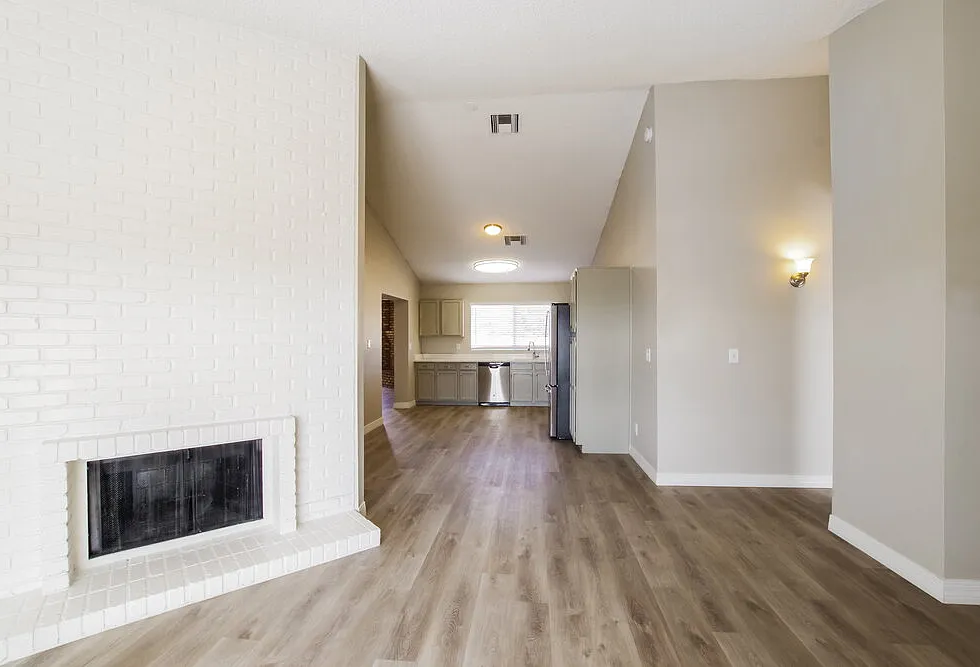 3 bed, 2.0 bath, 1416 sqft, $2,150 — Photo 4