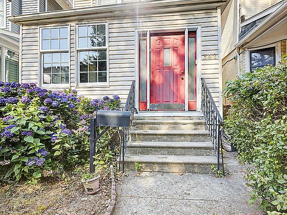3rd image of 342 E 5th St