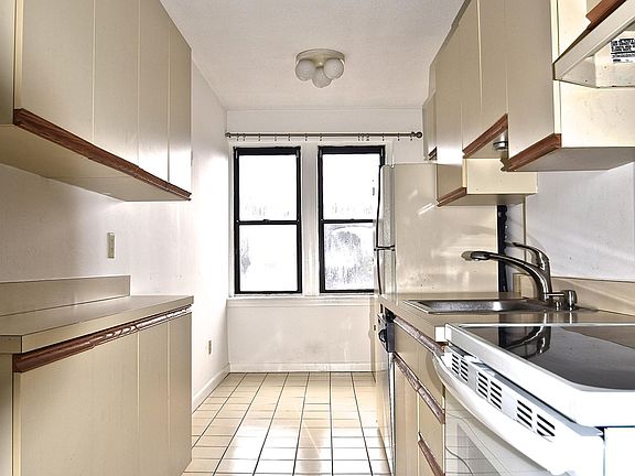 4th image of 145 Englewood Ave APT 41A