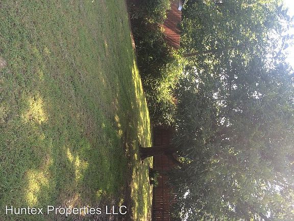 3rd image of 2400 Davis Cir