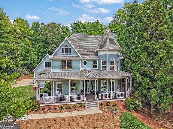 3rd image of 360 Coach House Ln