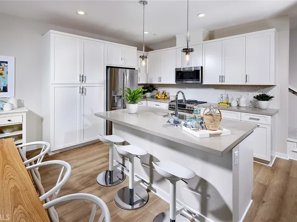 4012 Spring Haven Ln, Corona, CA 92883