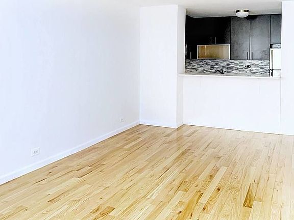 4th image of 300 Mercer St APT 19A