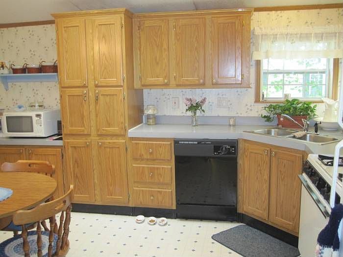 2nd image of 11 Rockland Dr