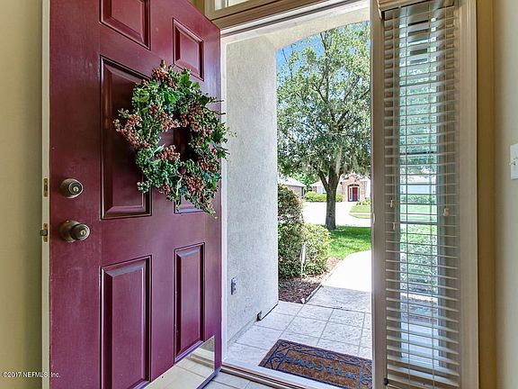 5054 Eagle Point Dr-MLS_Size-006-1-Foyer