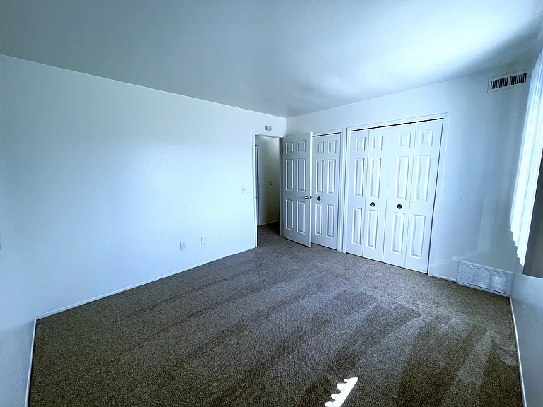 Windsor Place Apartments — Photo 140