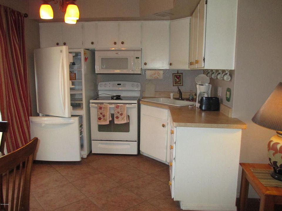 1st image of 104 W Calle Del Ano