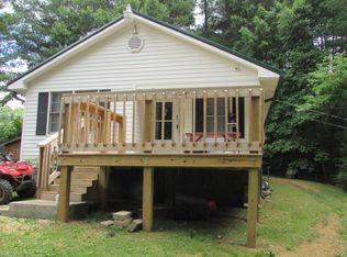 962 Fairview Rd, Hampton, TN 37658