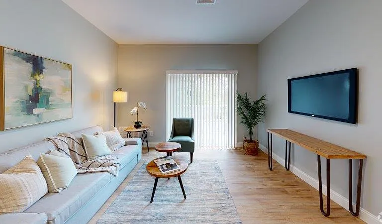 149 Main LCC — Photo 6