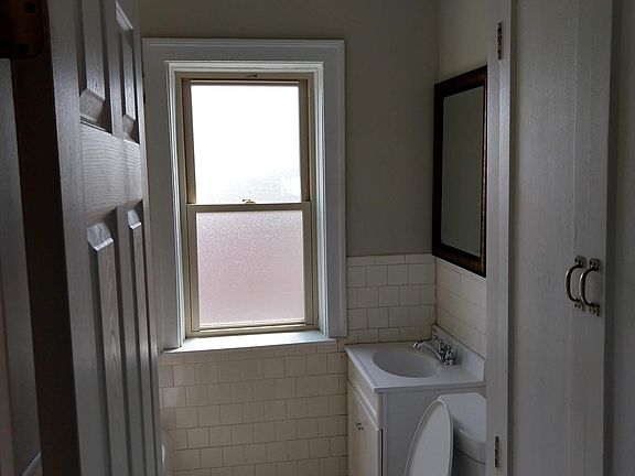 5th image of 3834 Jerome Ave APT 3