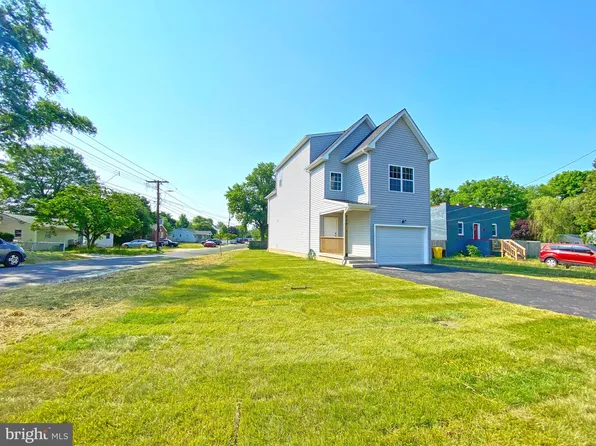 829 Fernhill Rd, Baltimore, MD 21226