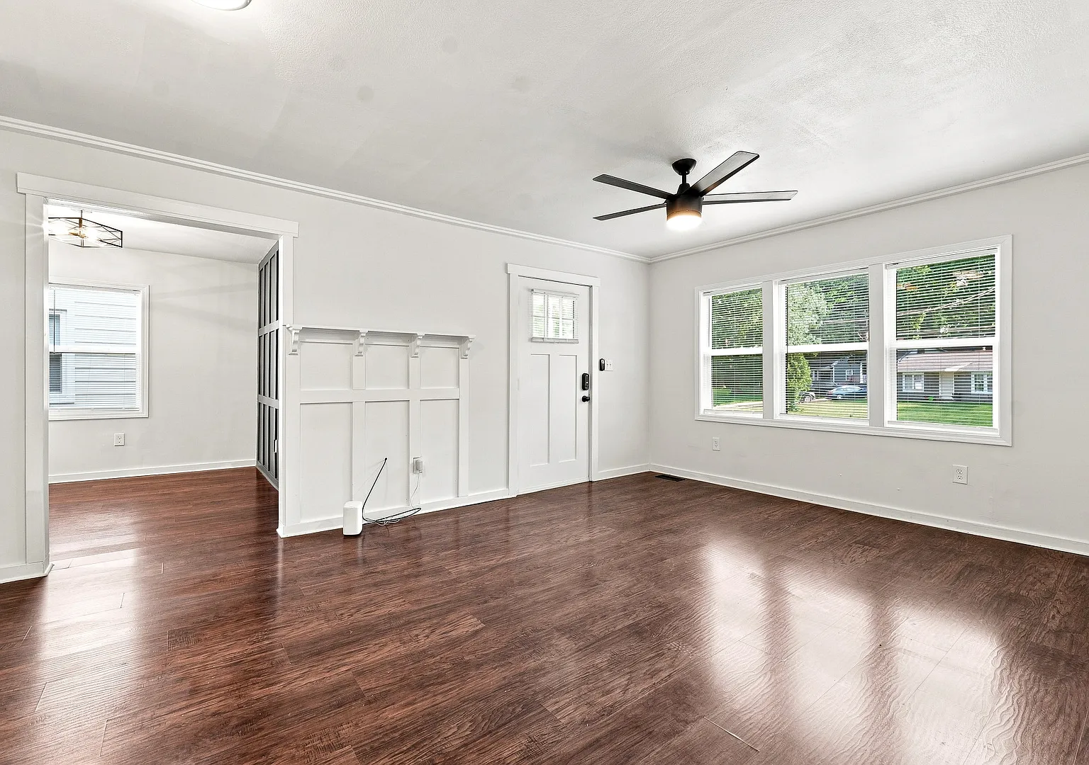 2 bed, 1.5 bath, 993 sqft, $1,850 — Photo 2