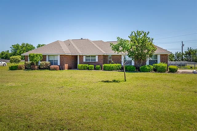 1st image of 2033 Sunny Cir