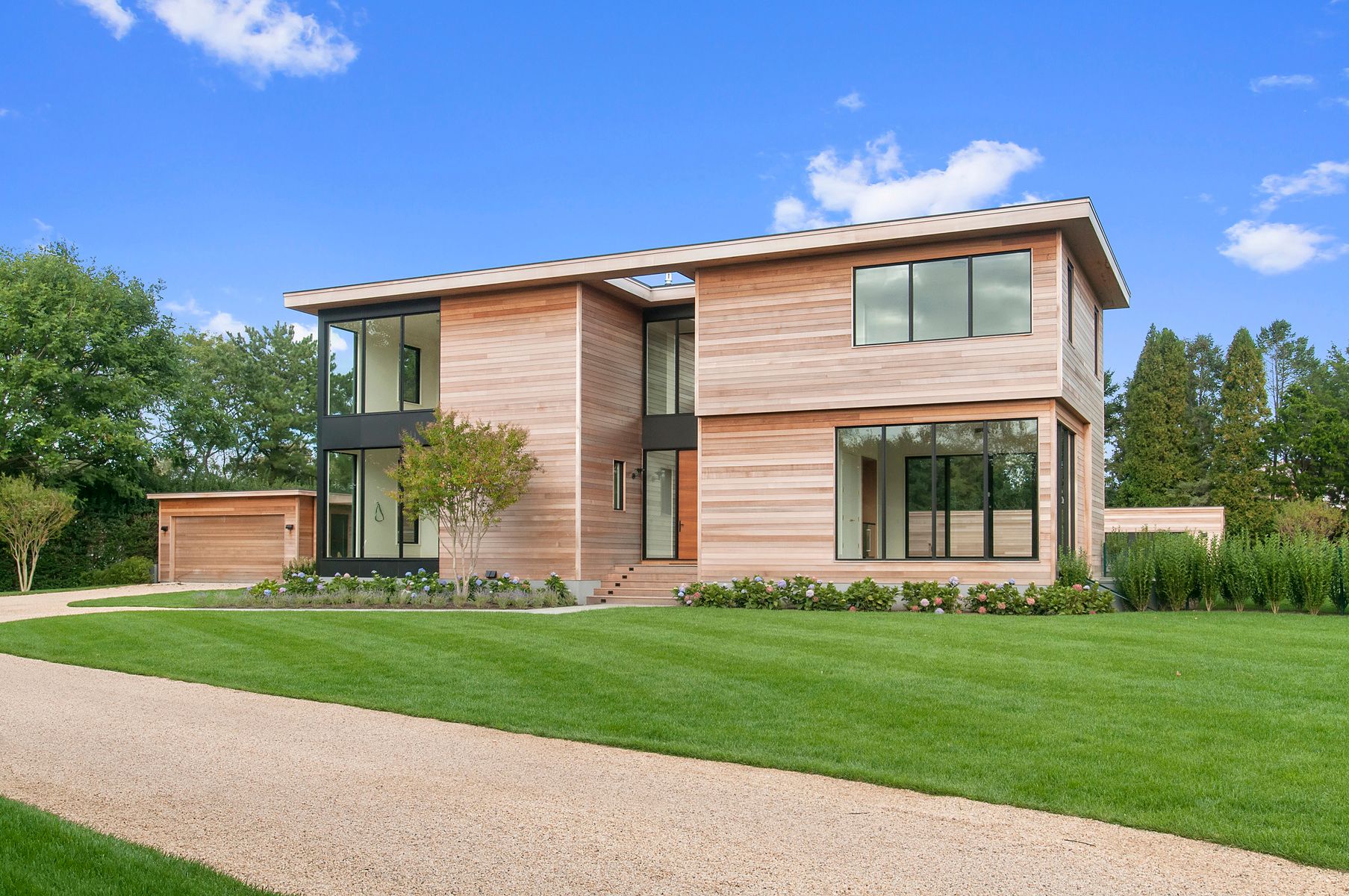 77 Seascape Ln in Sagaponack Out East