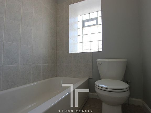5th image of 4555 N Malden St APT 315