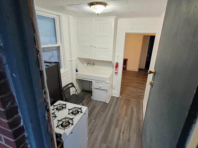 324 Spring St #3 — Photo 17