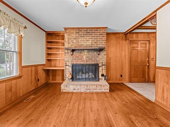 5th image of 799 William Ave