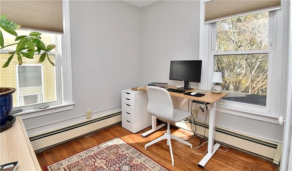8 bed, 4.0 bath, 1204 sqft, $2,100 — Photo 3