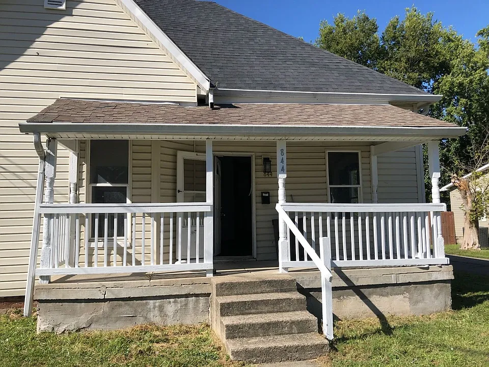 844 W Franklin St