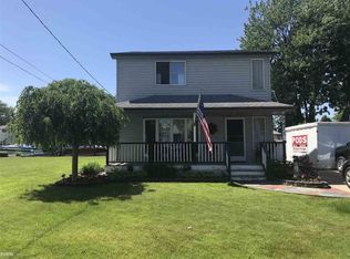 45871 Edgewater Dr, Chesterfield, MI