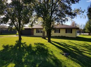 12167 N 890th St, Effingham, IL 62401