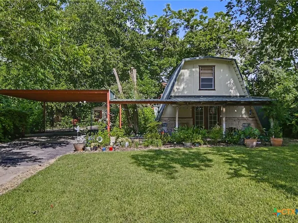 898 Buerger Ln, Seguin, TX 78155