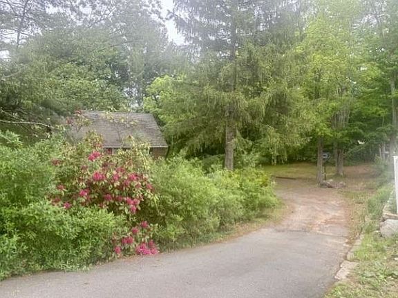 2nd image of 76 Summer Ave