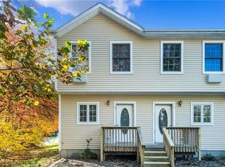 22 Lake Lodge Dr APT 1, Pleasant Valley, NY 12569