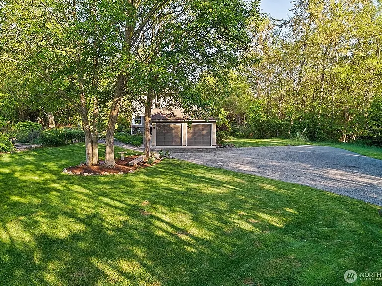 33 N Bay Ln — Photo 4