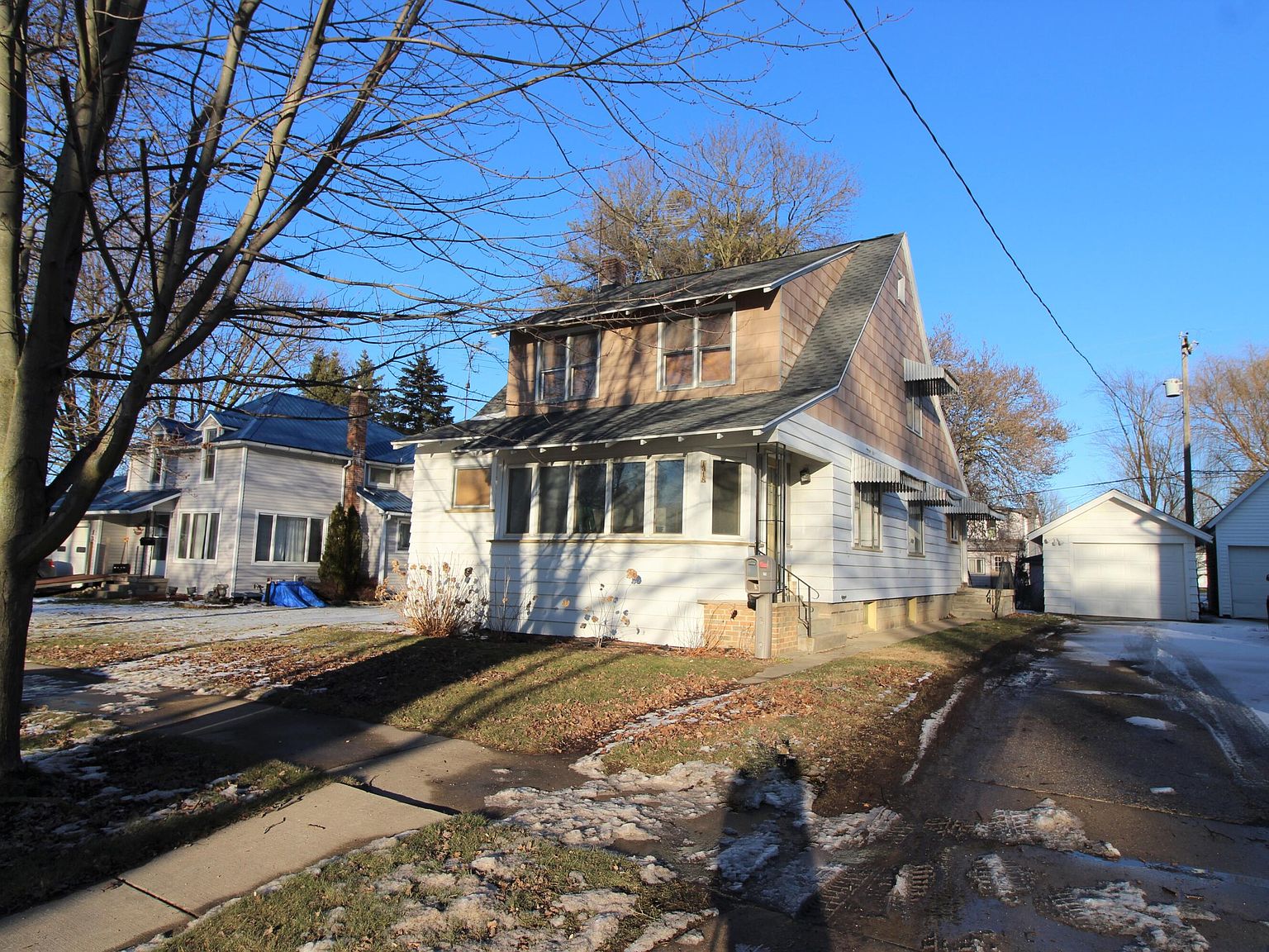 1318 4th Ave, Lake Odessa, MI 48849 Zillow