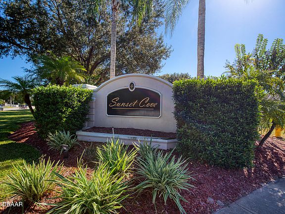 2nd image of 3812 Sunset Cove Dr