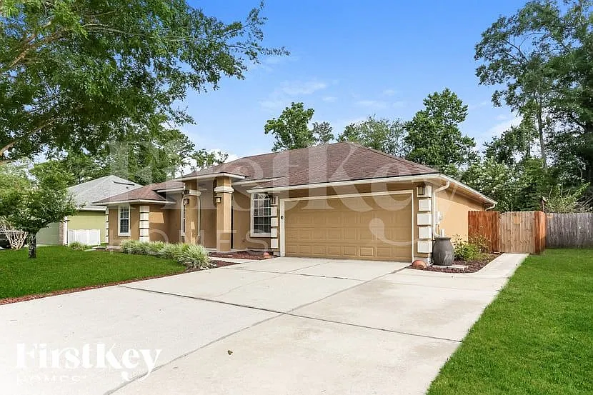 4 bed, 2.5 bath, 2432 sqft, $2,635 — Photo 2