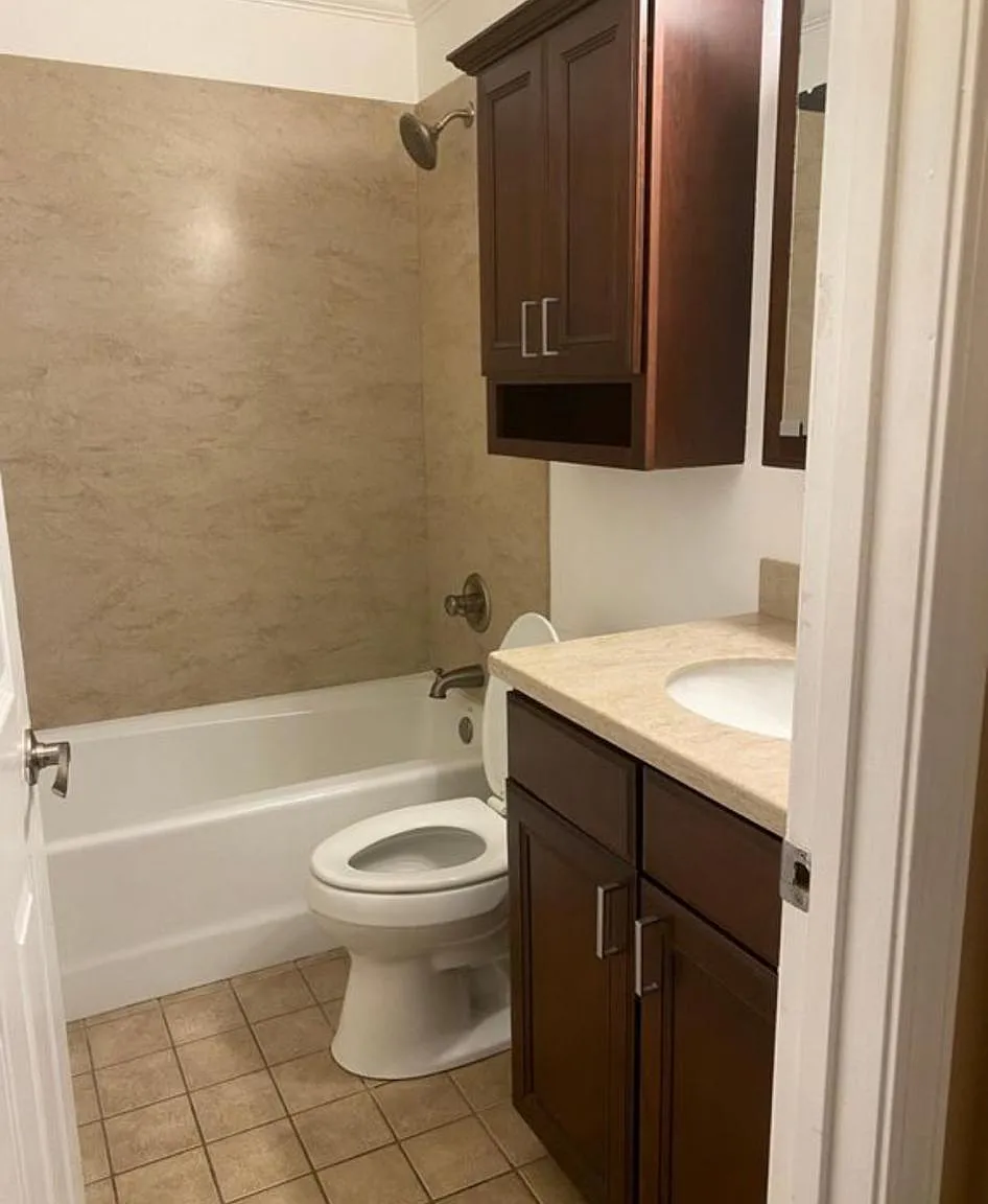 4013 Juno Dr — Photo 2