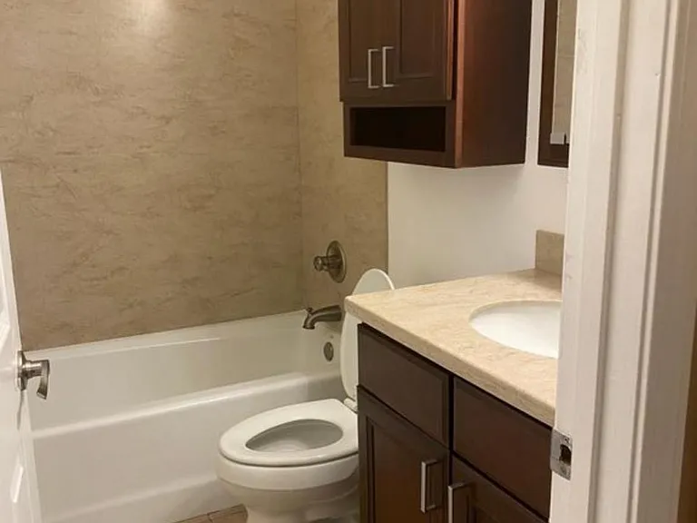 4013 Juno Dr — Photo 2