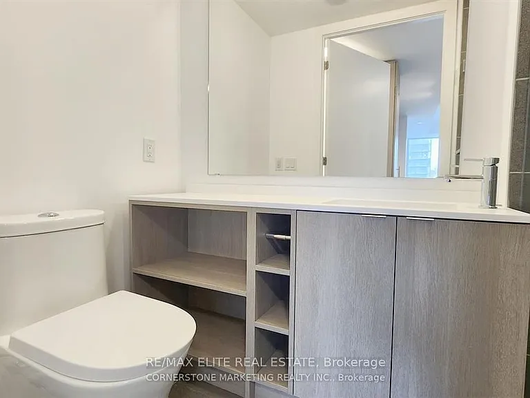 100 Queen St E #1815 — Photo 7