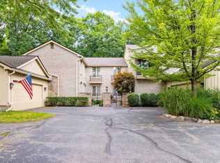 1405 Woodglen Ln #24, Bloomfield Hills, MI 48304