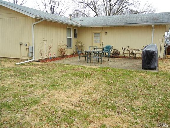 3rd image of 104 Julie Ln