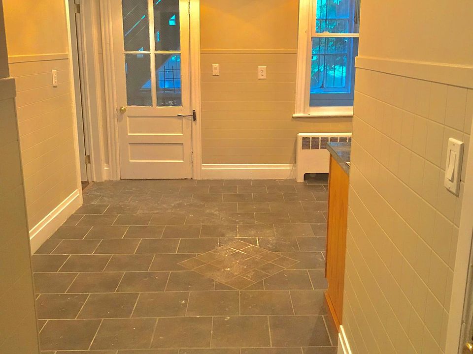 Entrance to Kitchen