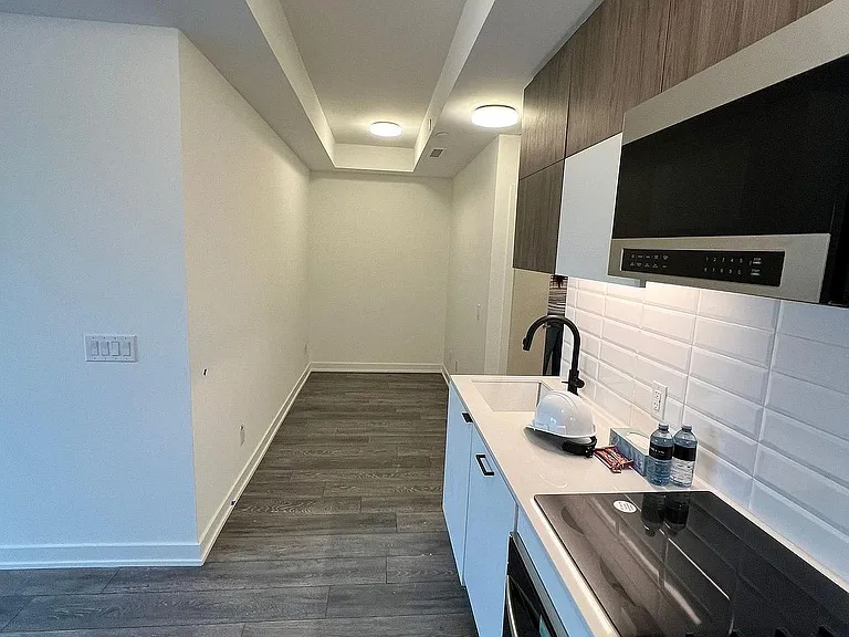 8888 Yonge St #212 — Photo 15