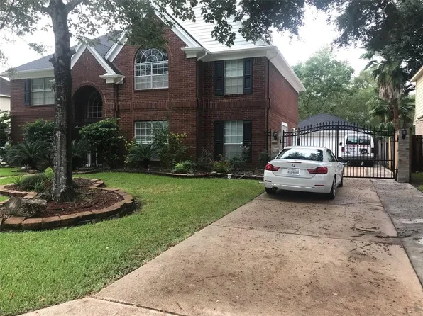9614 Garden Row Dr, Sugar Land, TX 77498