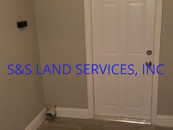 5th image of 1320 Warrington Way
